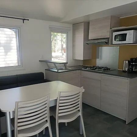 De La Croix D'arles 3*