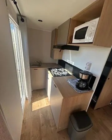 Parque de vacaciones De La Croix D'arles 3*