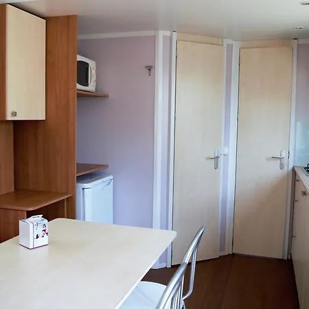 De La Croix D'arles Tatil parkı