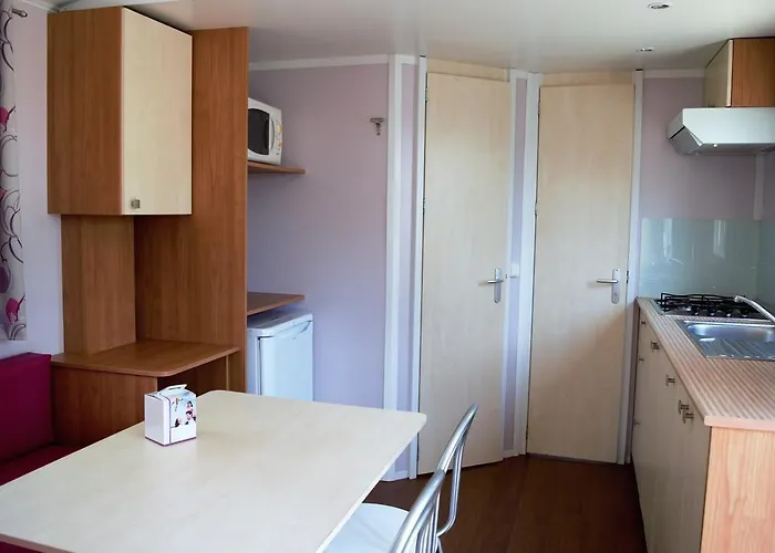 De La Croix D'arles Holiday park